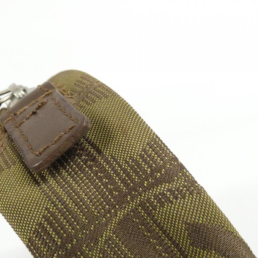 CHANEL Green Pouch - Picture 3 of 5